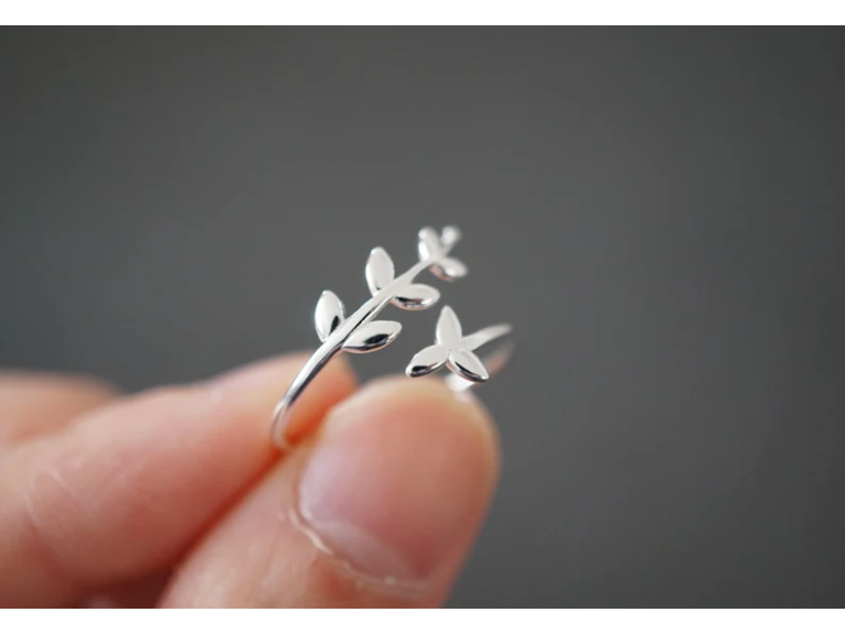Sterling Silver Tiny Leaves Ring