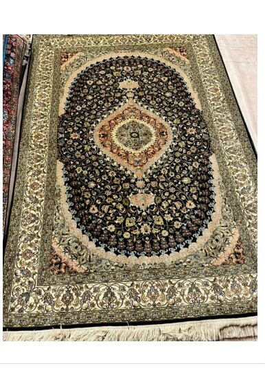 Kashmiri Hand Made Carpets 570 - 6