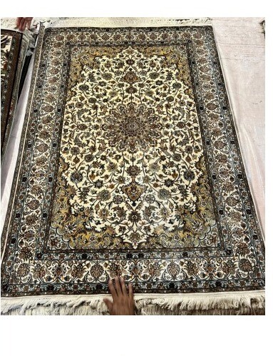 Kashmiri Hand Made Carpets 570 - 12